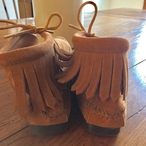 MINNETONKA MOCCASINS Size 6.5 - Picture 4 of 5